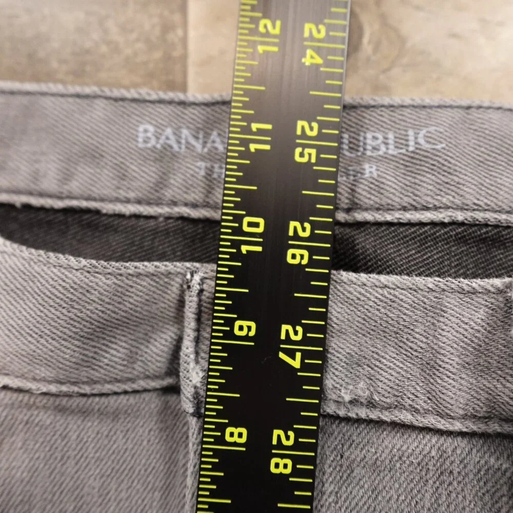 Banana Republic The Traveler Jeans Men’s 33x30 Gray Slim Casual Denim‎